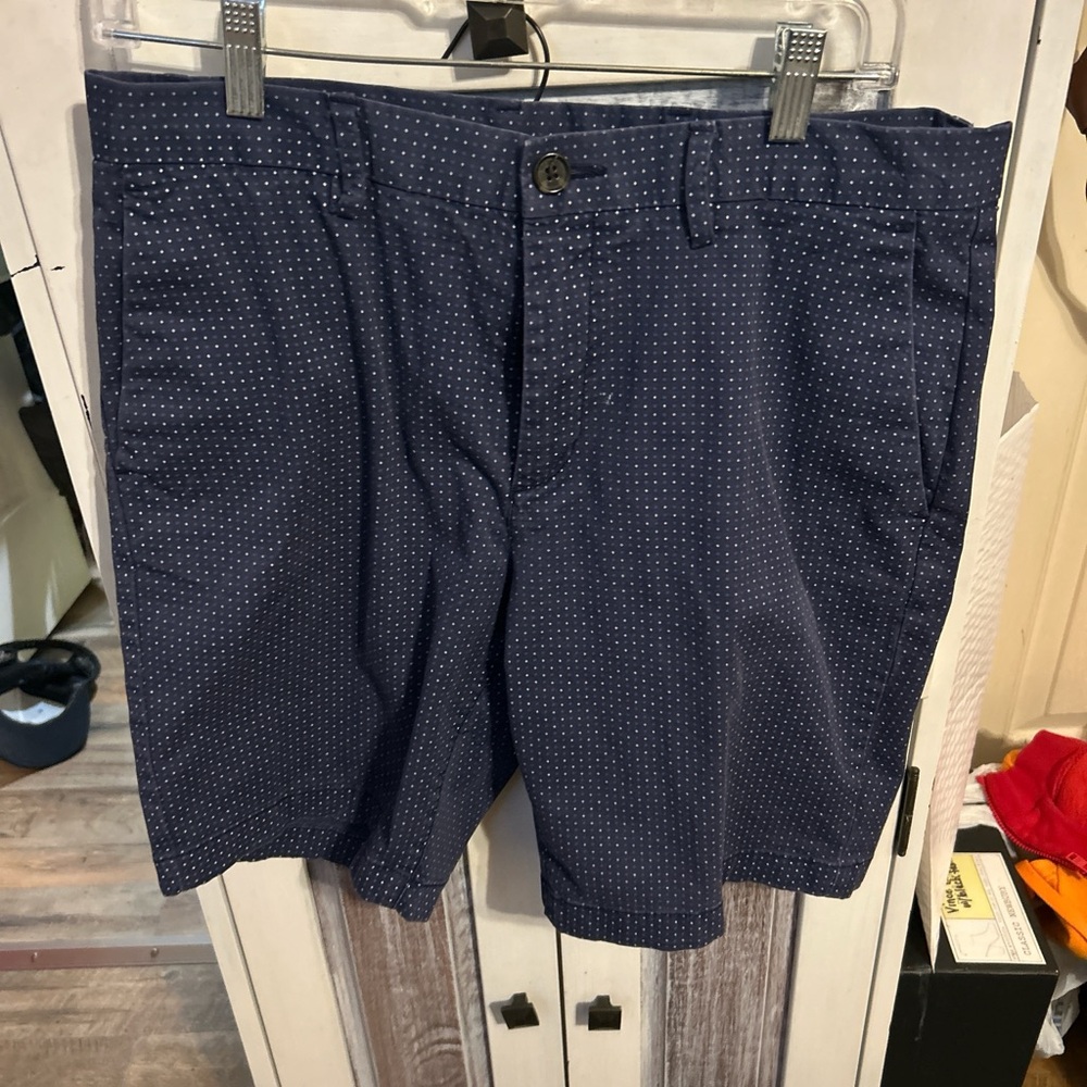 Michael Kors Navy and White Polka Dot Shorts size 32💕 - Picture 4 of 4